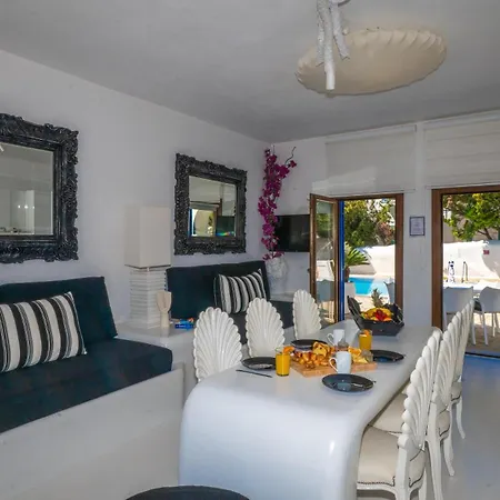 Mykonos Pearl House With Pool In The Heart Of Town