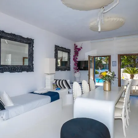 Mykonos Pearl House With Pool In The Heart Of Town *